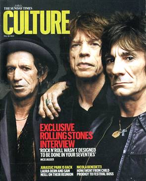 Ein Bild, das Text, Menschliches Gesicht, Kleidung, Mann enth�lt.

Automatisch generierte Beschreibung