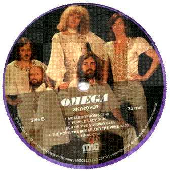 Ein Bild, das Kleidung, Menschliches Gesicht, Person, L�cheln enth�lt.

Automatisch generierte Beschreibung