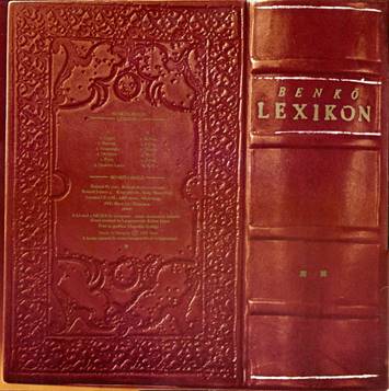 Ein Bild, das Schrank, M�bel, drinnen enth�lt.

Automatisch generierte Beschreibung